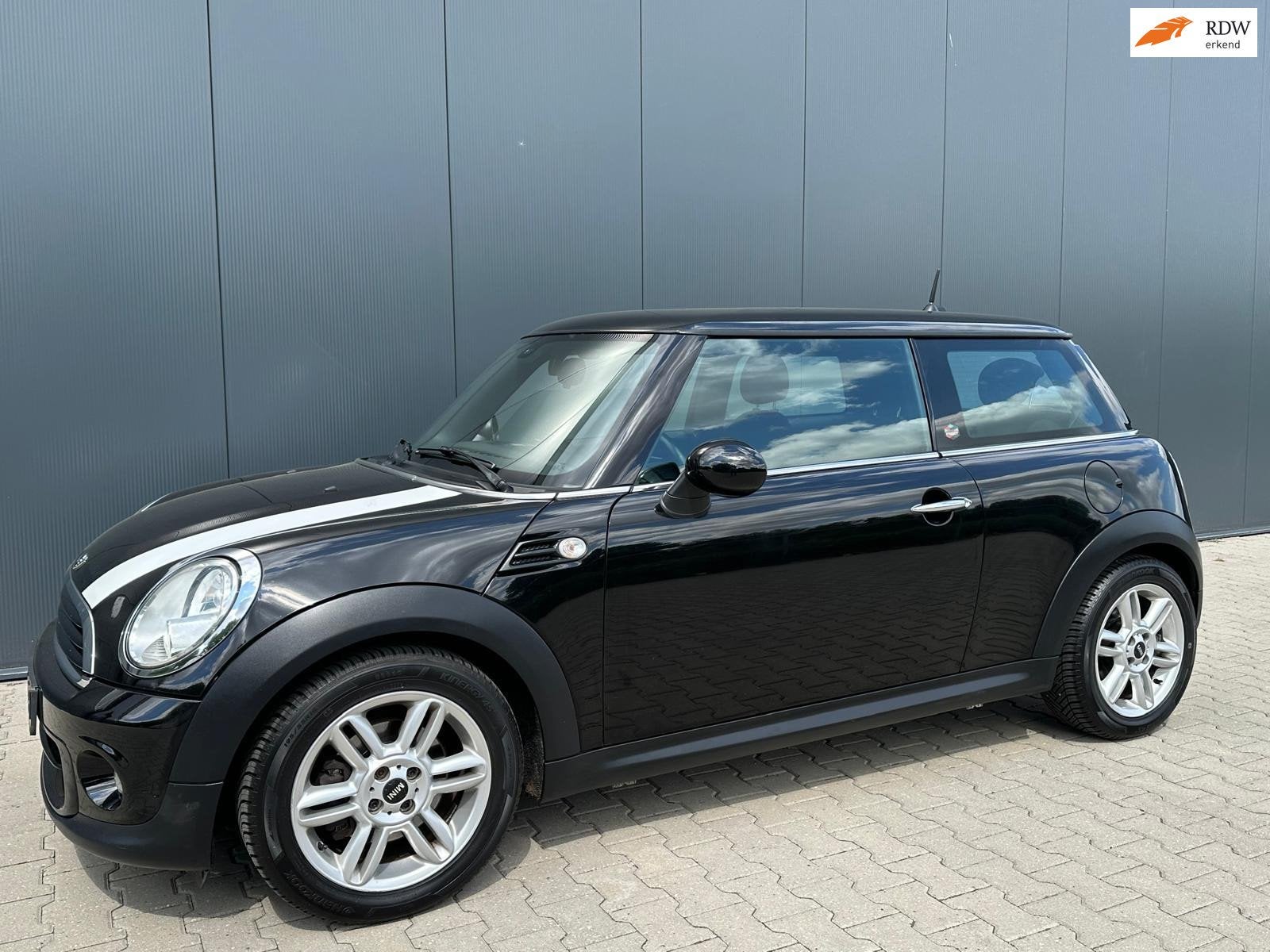 Mini Mini 1.6 ONE CHILI BJ012 ( NW-KOPPELING ) TOP, Auto's, Voorwielaandrijving, Euro 5, Zwart, 4 cilinders