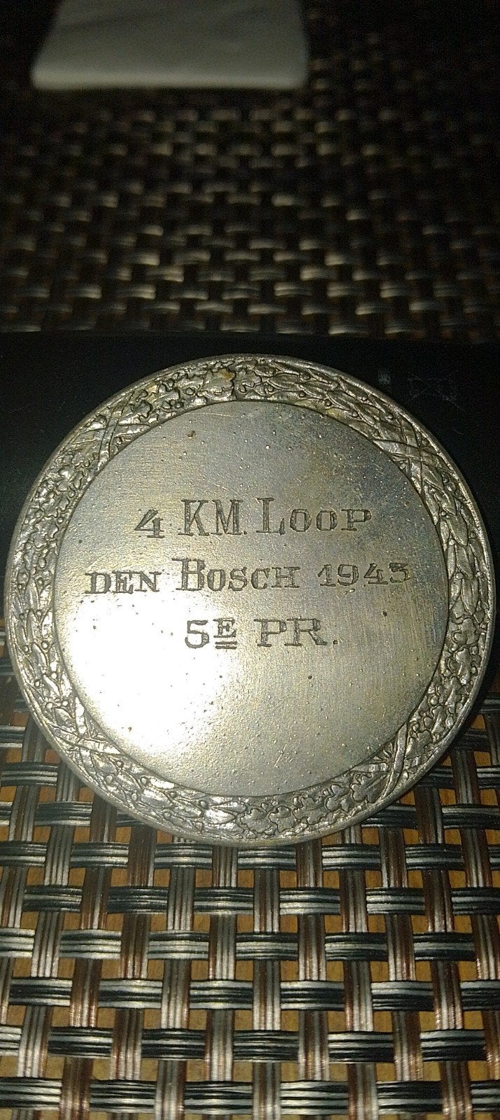 Hardloop medaille 4 KM Loop Den Bosch 1945 5e Prijs VVV, Ophalen of Verzenden, Overige materialen, Nederland