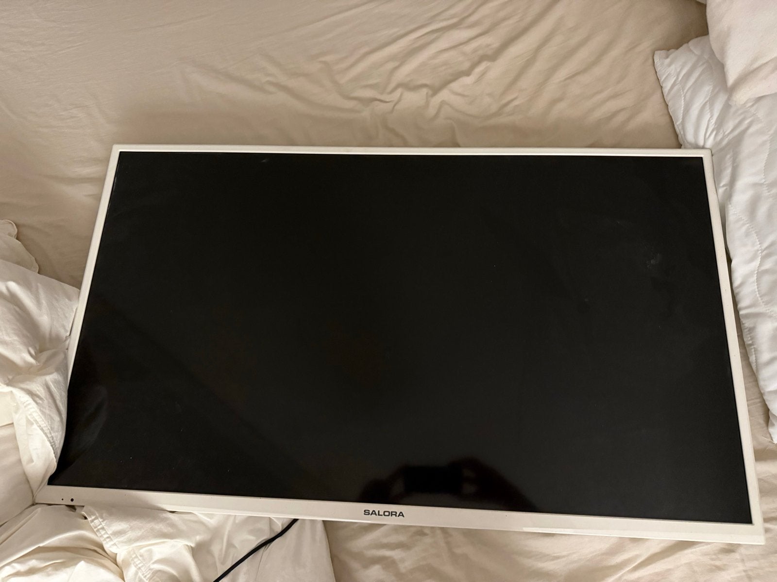 Salora TV met muurbeugel, Overige merken, Gebruikt, 50 Hz, Ophalen of Verzenden