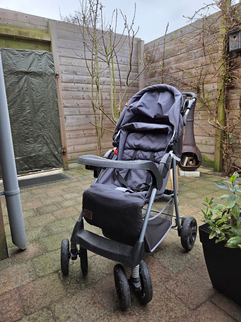 Buggy in prima staat met stevige constructie en laadruimte, Kinderen en Baby's, Buggy's, Ophalen, Gebruikt, Overige merken