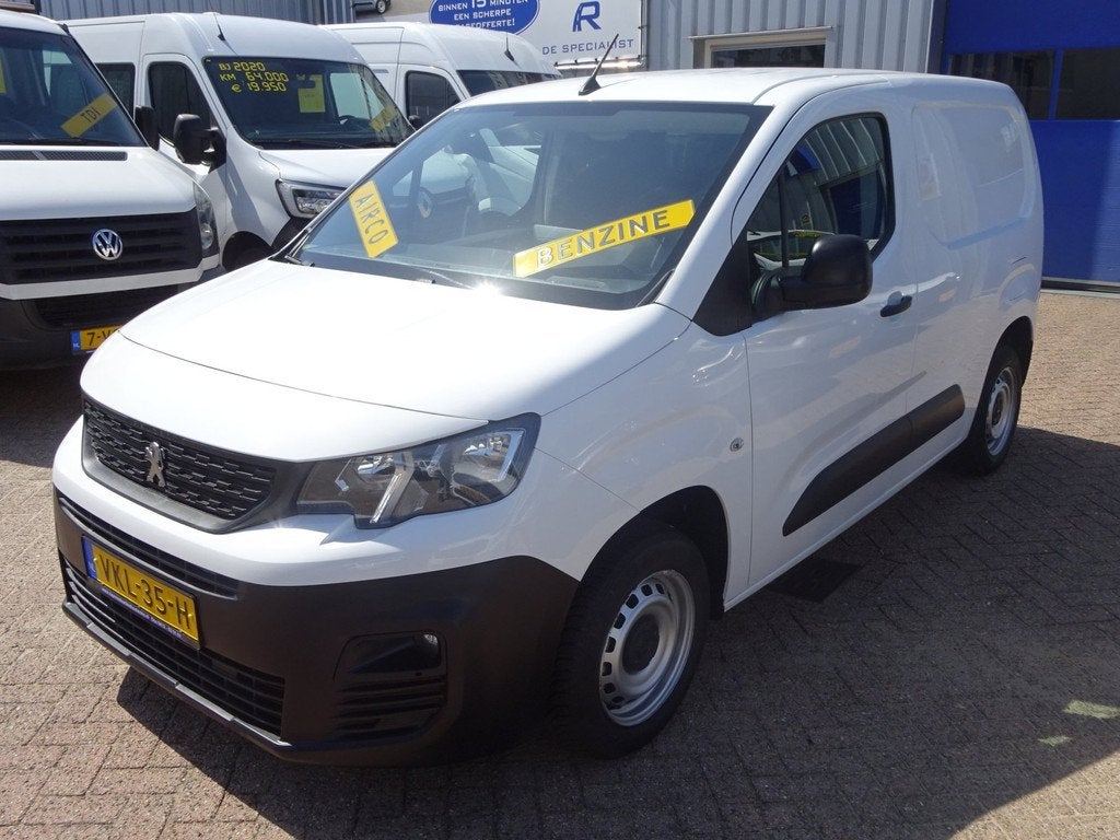 Peugeot Partner 1.2 PureTech Pro BENZINE BPM VRIJ AIRCO NAVI, Auto's, Voorwielaandrijving, Stof, Gebruikt, 1199 cc