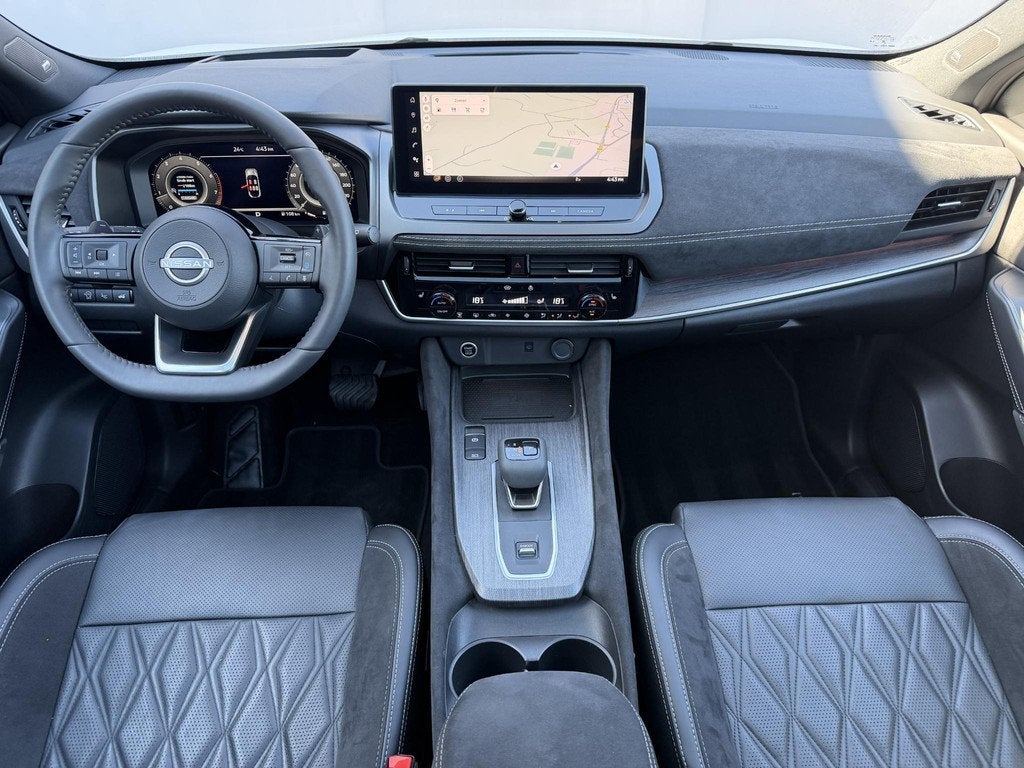 Nissan Qashqai 1.3 MHEV Xtronic Tekna Plus / Panoramadak / F, Euro 6, 4 cilinders, Wit, Bedrijf
