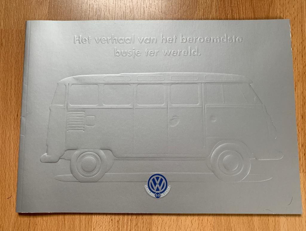 VOLKSWAGENBUS. Verhaal van het beroemdste busje ter wereld., Ophalen of Verzenden, Zo goed als nieuw, Volkswagen