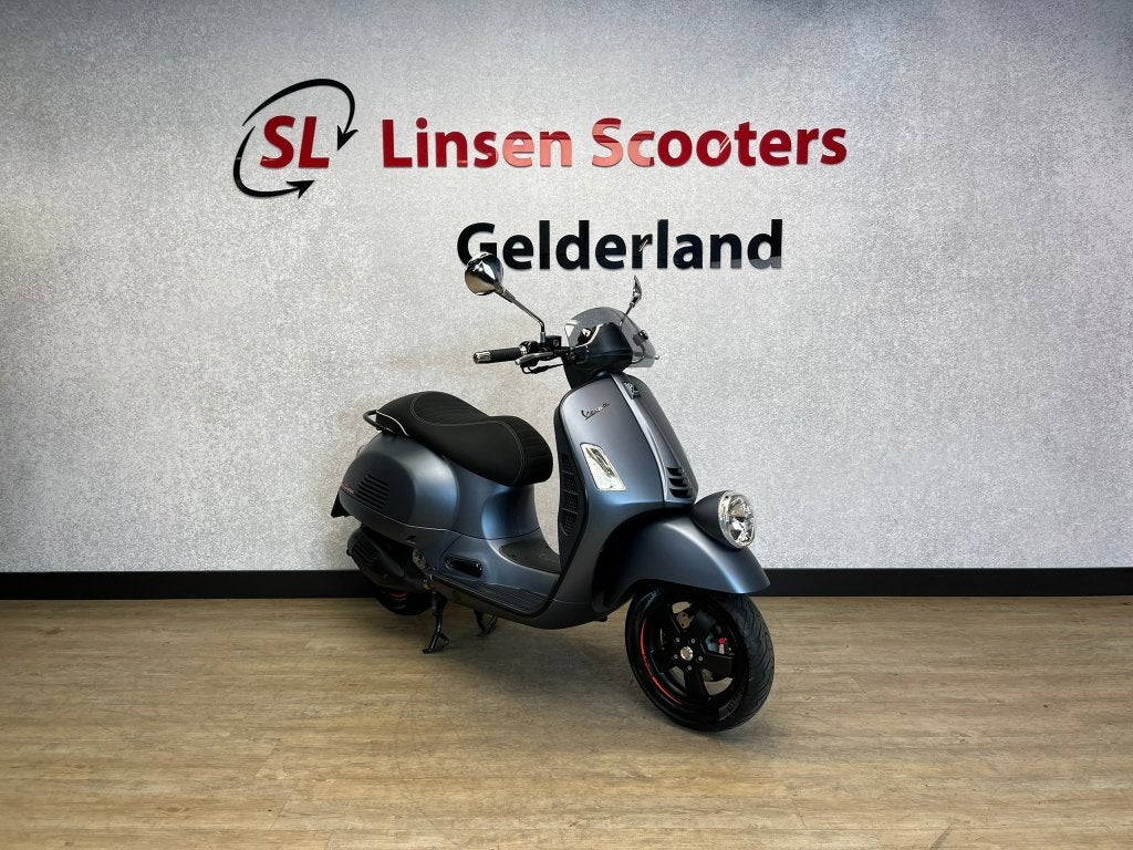 Vespa GTV 300cc HPE Sei Gironi Limited Edition 2021, Scooter, Particulier, Minimaal motorrijbewijs A2, Automaat