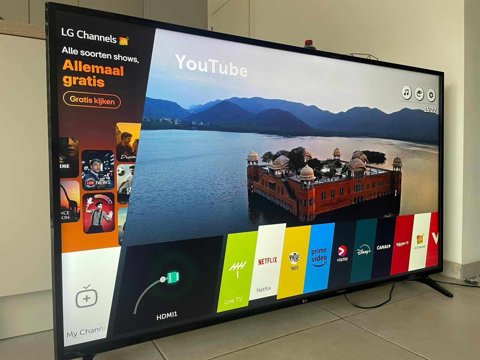 Groot 65 Inch 4k LG Smart Tv, Audio, Tv en Foto, Televisie-accessoires, Zo goed als nieuw, Ophalen of Verzenden