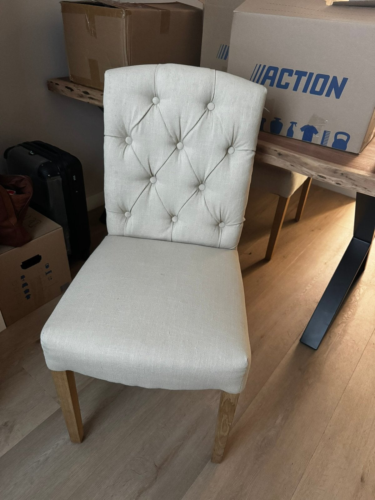 2 sfeervolle eetkamer stoelen GRATIS OPHALEN!, Ophalen, Gebruikt, Overige kleuren, Twee