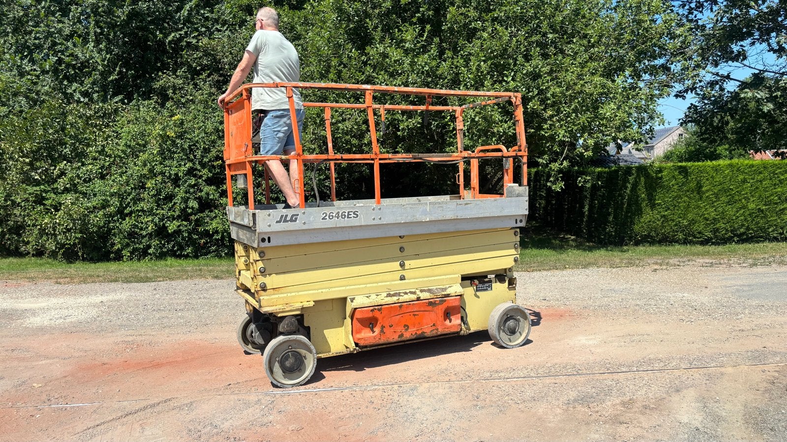 JLG 2646ES Schaarhoogwerker - Elektrisch, Doe-het-zelf en Verbouw, Gereedschap | Overige machines, Gebruikt, Ophalen