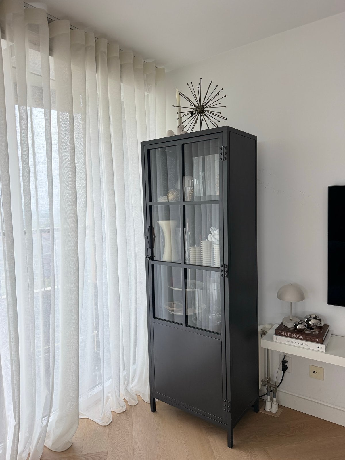 Zwarte vitrinekast Kwantum Castello 177x60x40 cm, Ophalen, Gebruikt, 50 tot 100 cm, Metaal