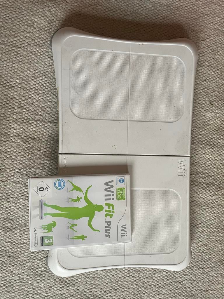 Wii Balance Board met Wii Fit Plus, Spelcomputers en Games, Ophalen of Verzenden, Gebruikt, Zonder controller, Met games