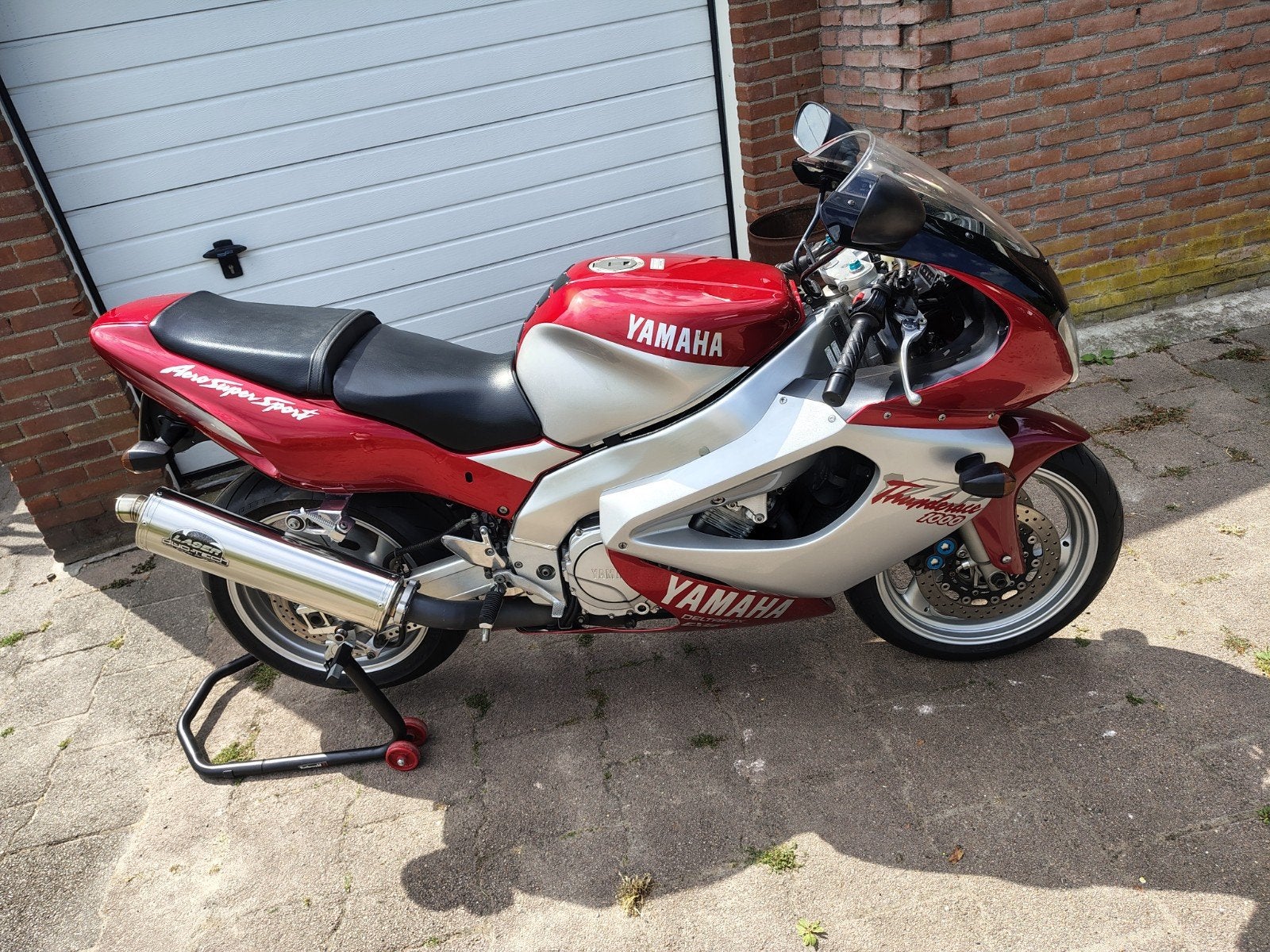 Yamaha Thunderace 1996, Ophalen
