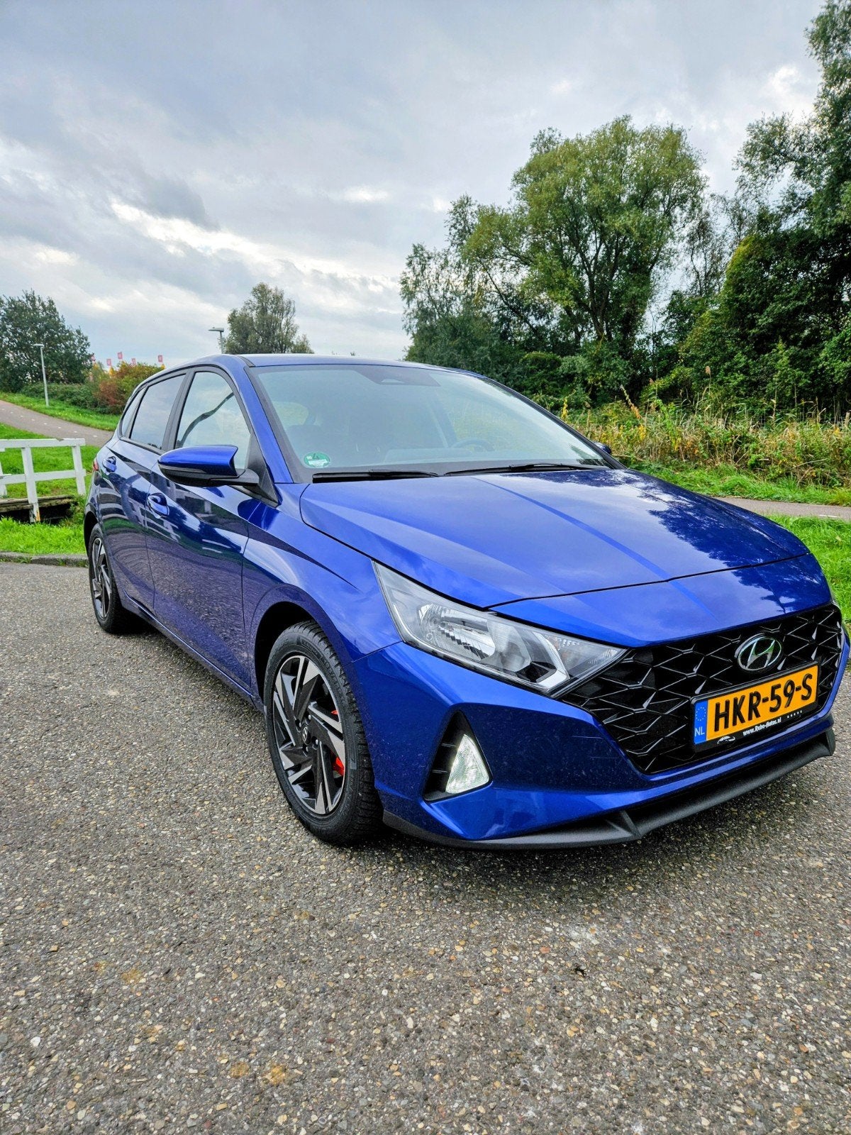 Hyundai i20 Comfort 1.0 T-gdi 100PK 2023 32.700km Full pack, Auto's, Voorwielaandrijving, Dealer onderhouden, Blauw, Handgeschakeld