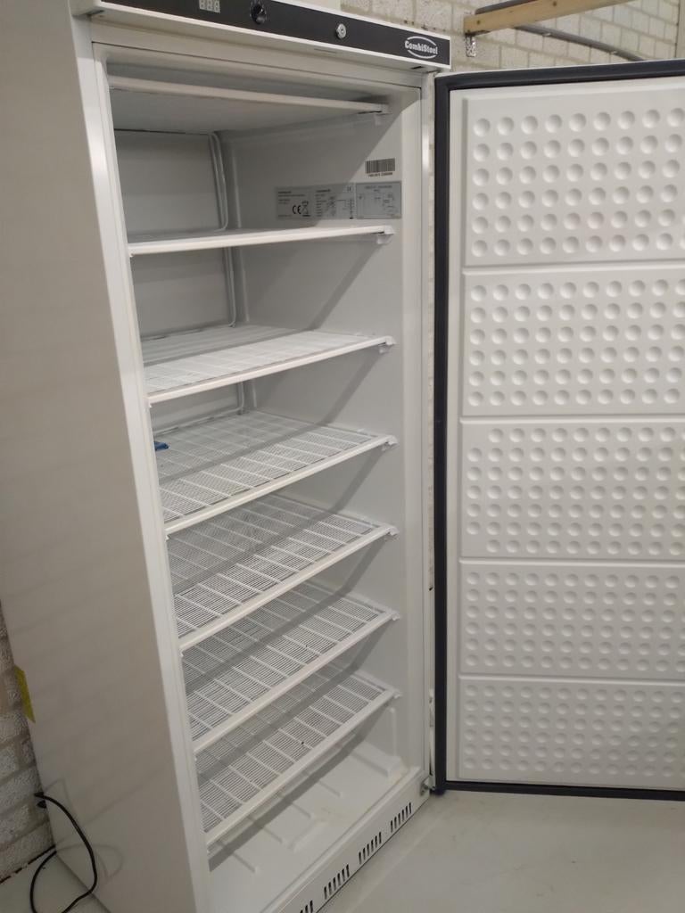 Grote diepvries merk combisteel werkt 100 procen goed, Ophalen, 60 tot 90 cm, 160 cm of meer