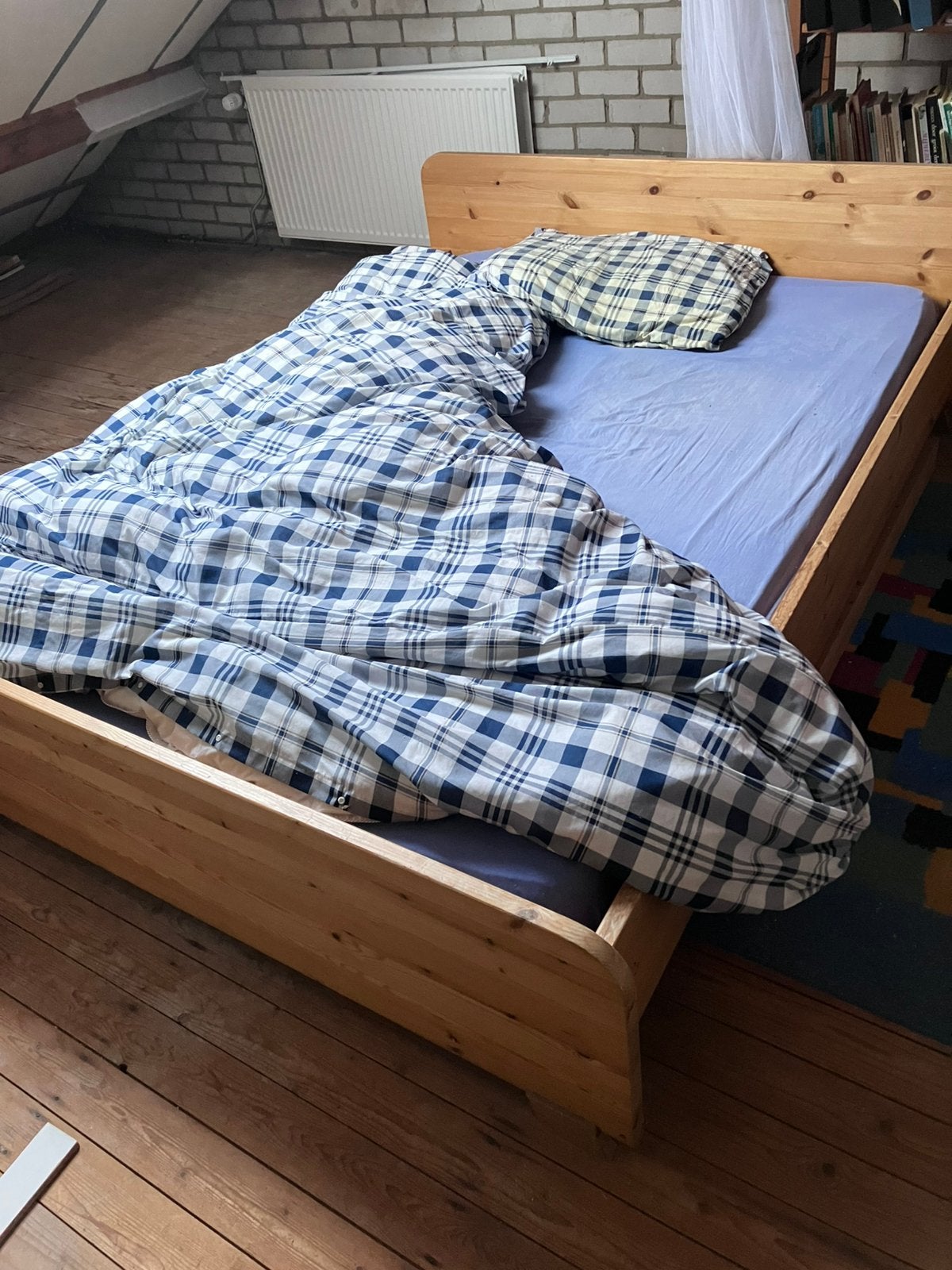 Bed | Grenen tweepersoonsbed | LxB 205x150, Ophalen, 210 cm, Tweepersoons, Zo goed als nieuw