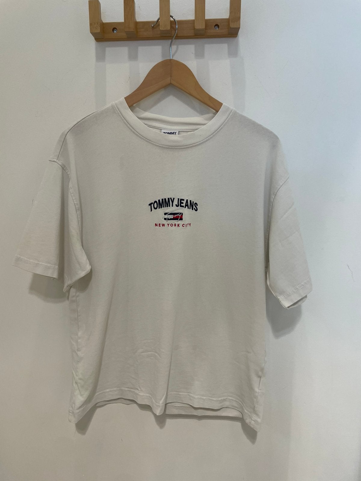 Tommy Hilfiger logo t-shirt maat M wit, Kleding | Heren, Ophalen of Verzenden, Gedragen, Maat 48/50 (M), Wit