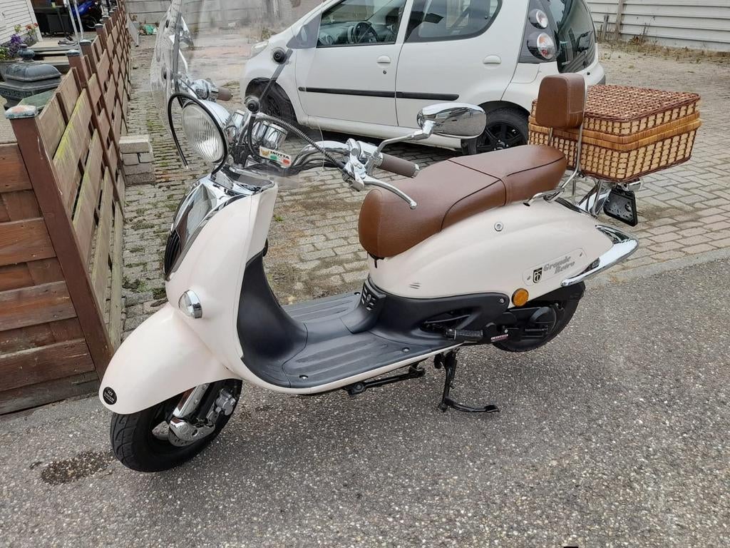 2 x scooter 750 samen.i.z.g.st, Ophalen of Verzenden, Benzine, Overige merken