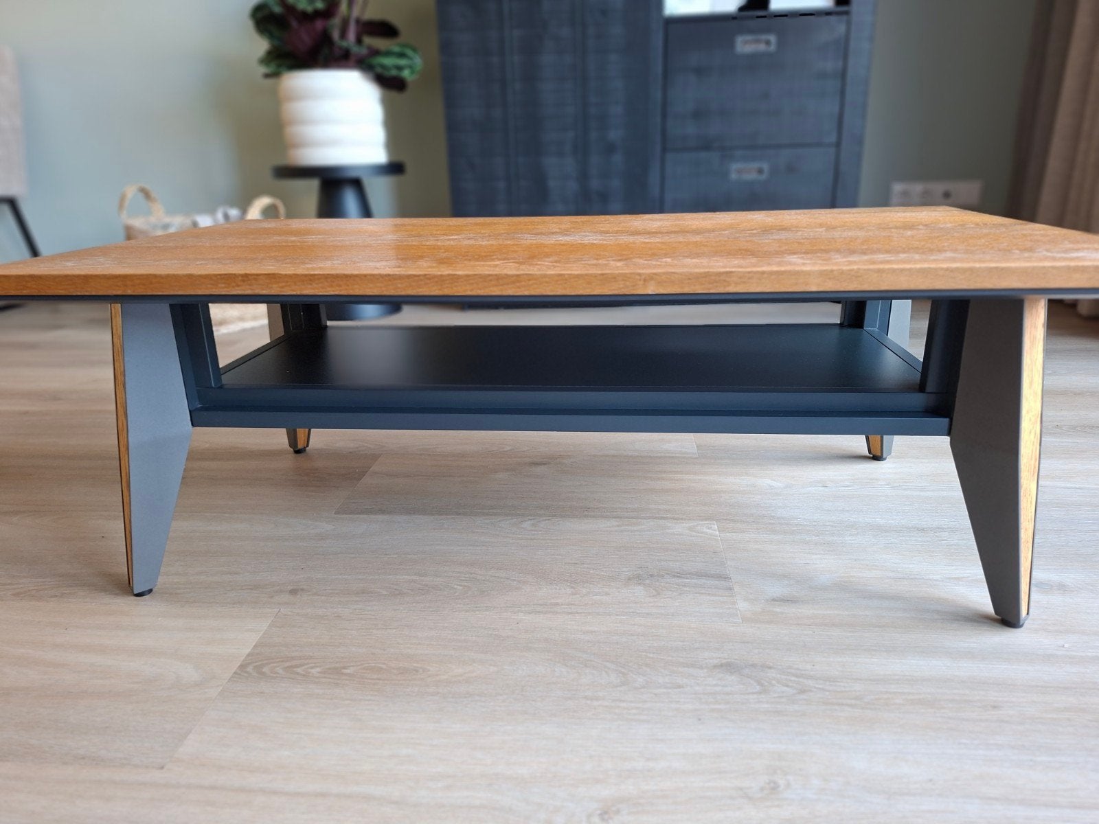 Salontafel met open vak - 110x60x38 cm - Bovenblad gelakt, Ophalen, Gebruikt, 100 tot 150 cm, Eikenhout