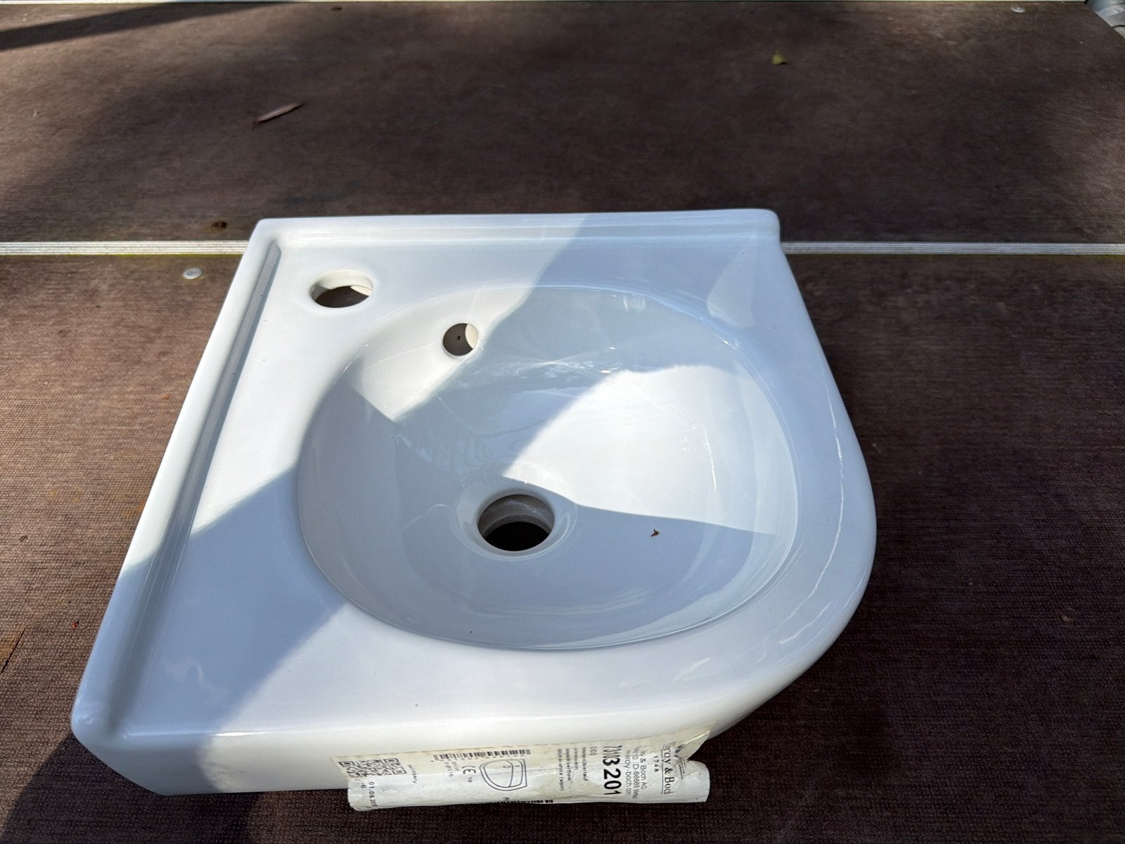 Villeroy & Boch Hoekfontein Nieuw 32,5x32,5cm, Ophalen of Verzenden, Nieuw, Wastafel