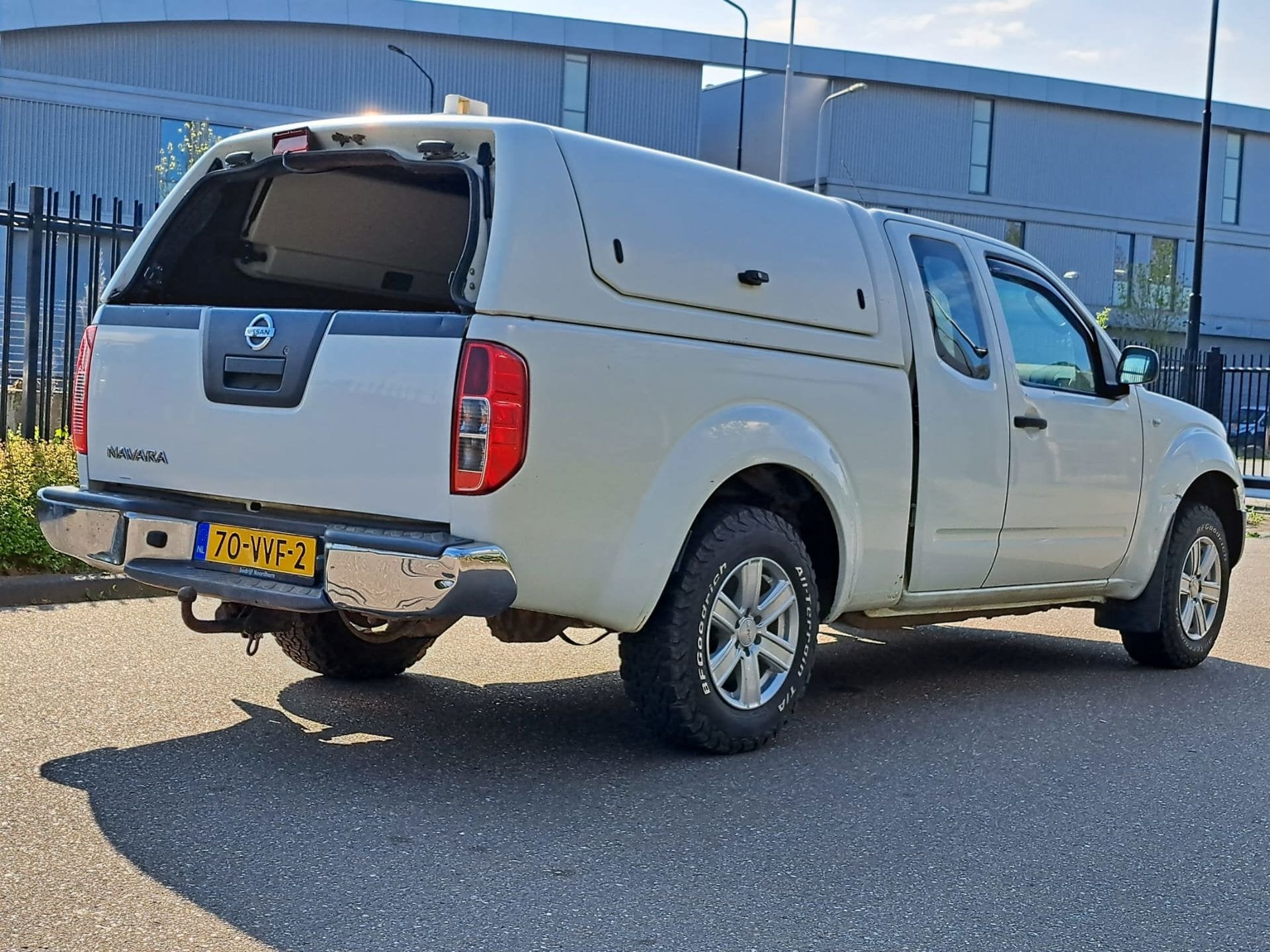 Nissan Navara 2.5 dCi SE King Cab EXPORT, Auto's, Stof, Gebruikt, 4 cilinders, Bedrijf