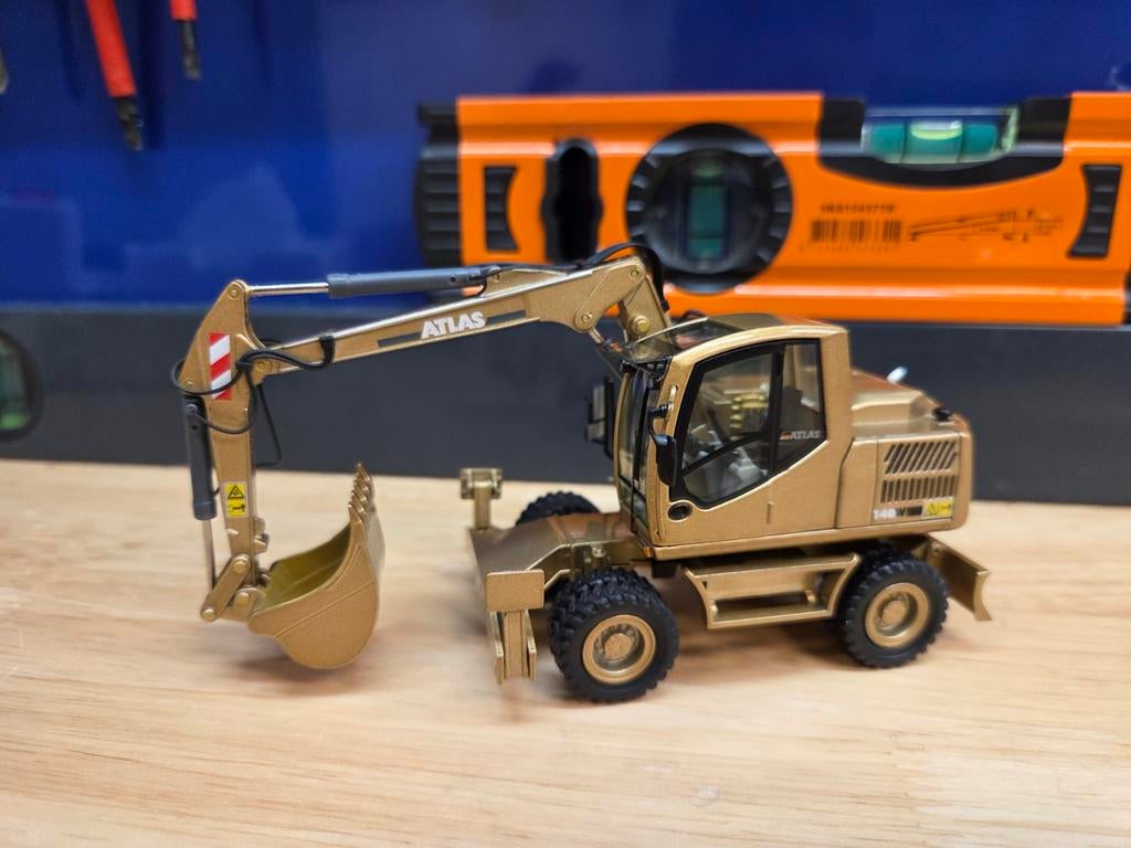 Atlas 140W Gold Edition  1:50 NZG Graafmachine, Ophalen of Verzenden, Nieuw, Hijskraan, Tractor of Landbouw, NZG