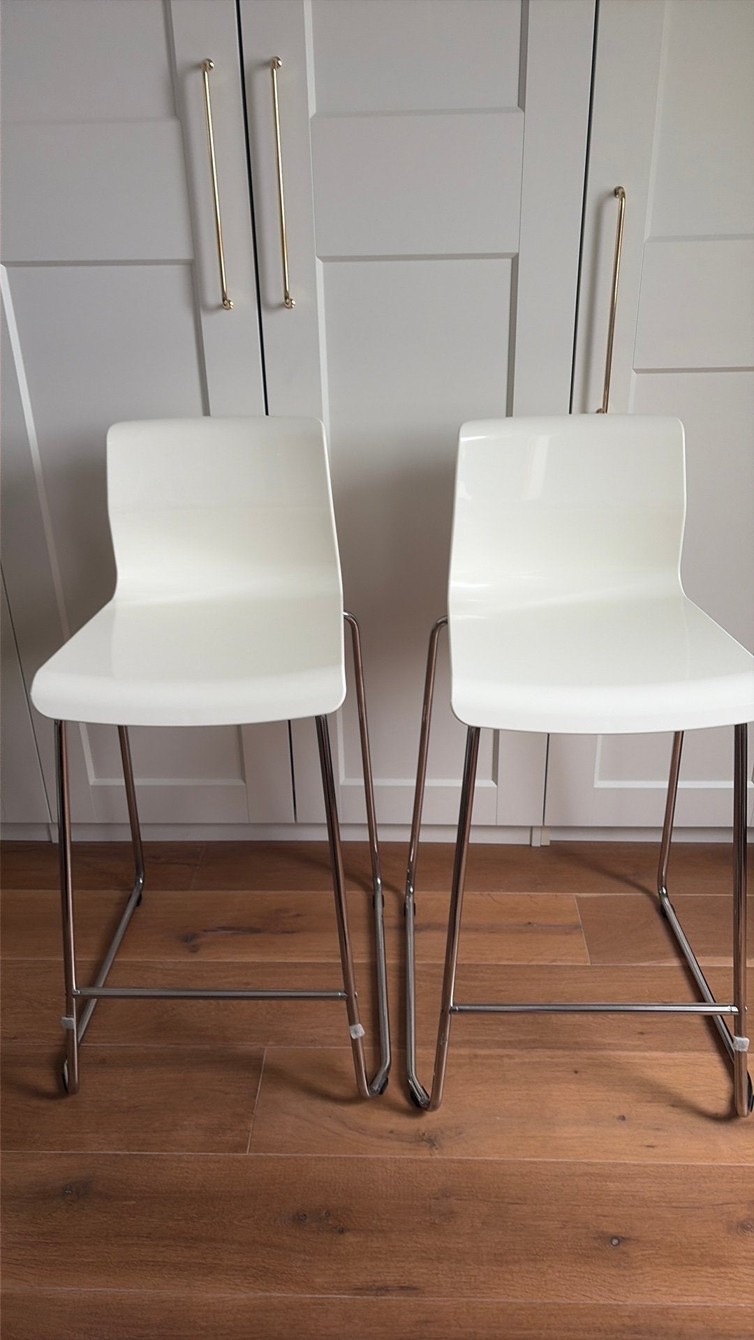 2x Barkruk Glenn Ikea zgan, Ophalen, Met voetsteun, 60 tot 90 cm, Zo goed als nieuw
