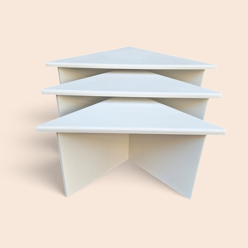 Mimiset / Set van 3 driehoekige bijzettafels, wit, Huis en Inrichting, Tafels | Salontafels, Ophalen, Minder dan 50 cm, Gebruikt