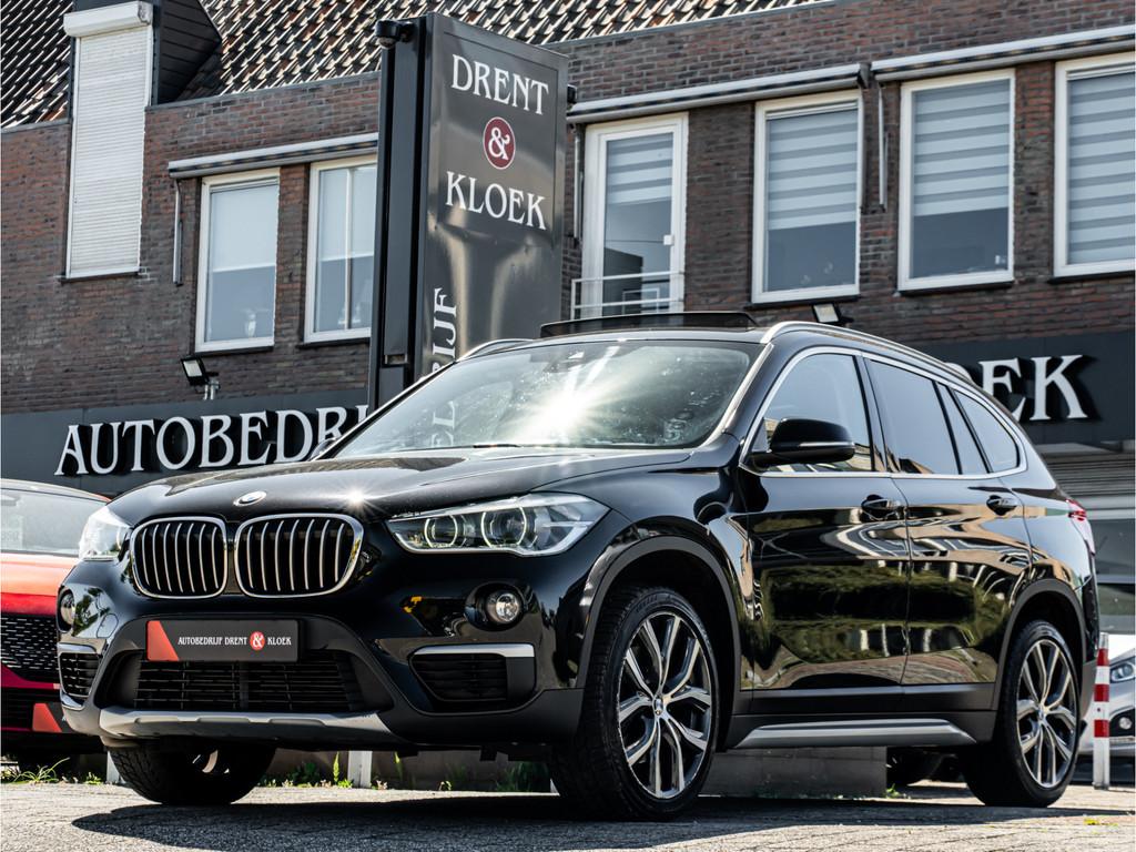 BMW X1 sDrive20i ORG NL HIFI PANO HUD 19 INCH LEDER LED, 1998 cc, Lichtsensor, Euro 6, Zwart