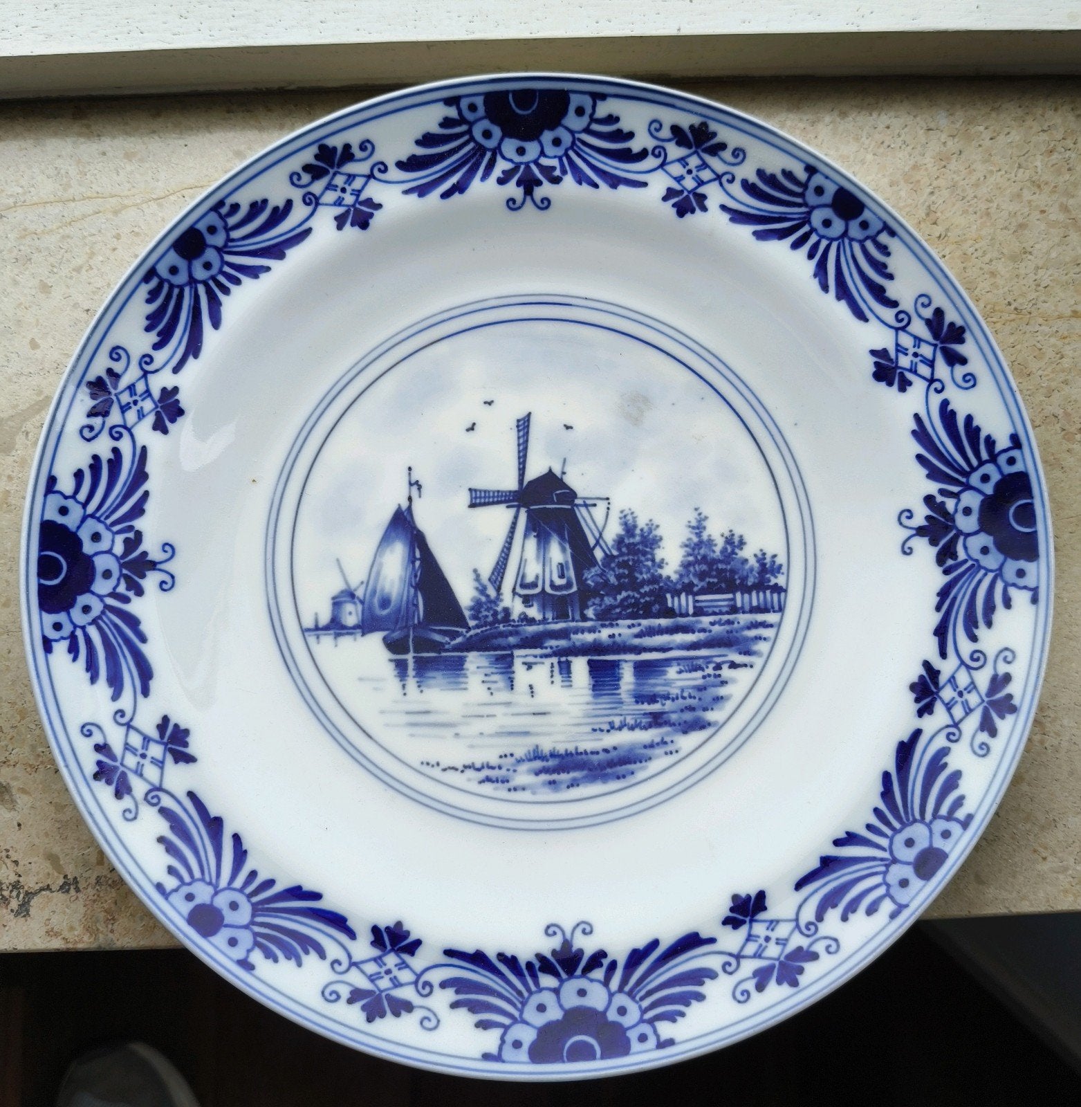 Delfts Blauw Sierbord met Molen en Zeilboot, Ophalen of Verzenden