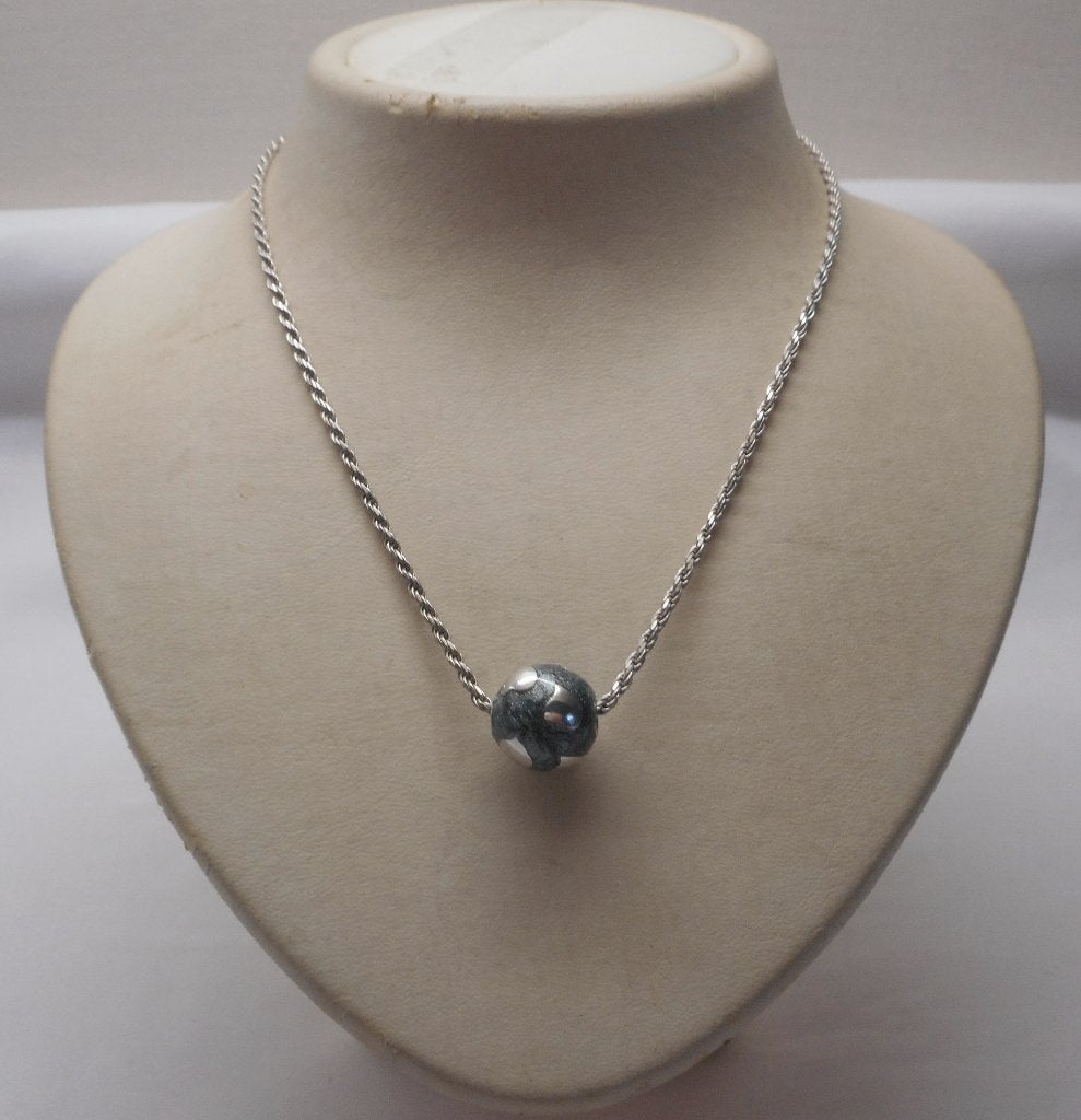 Zilveren ketting met kraal hanger met hartjes nr.1759