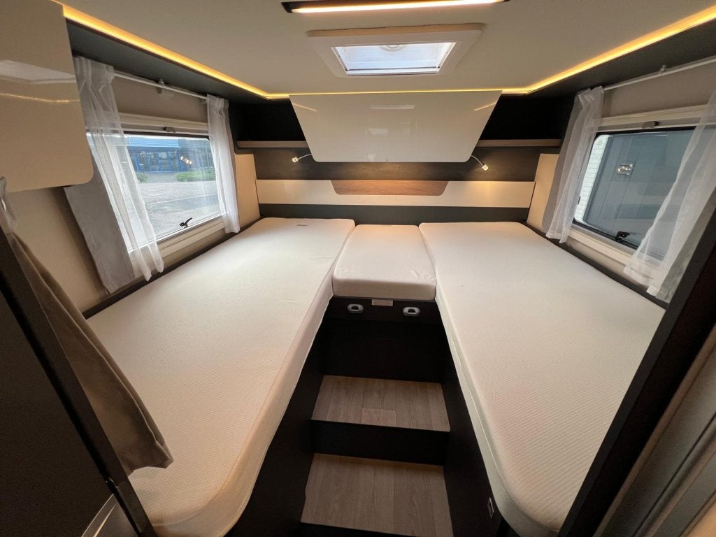 Laika Kosmo 409 L automaat 5 persoons, topstaat 2025, Automaat, Verwarmde buitenspiegels, Ringverwarming, Fiat