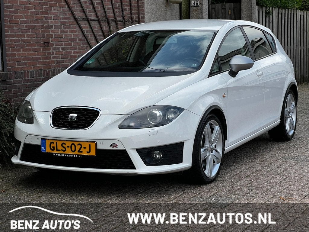 Seat LEON 2.0 TFSI FR 211PK Automaat/Youngtimer/Xenon, Auto's, Seat, Euro 5, 1325 kg, Gebruikt, Zwart