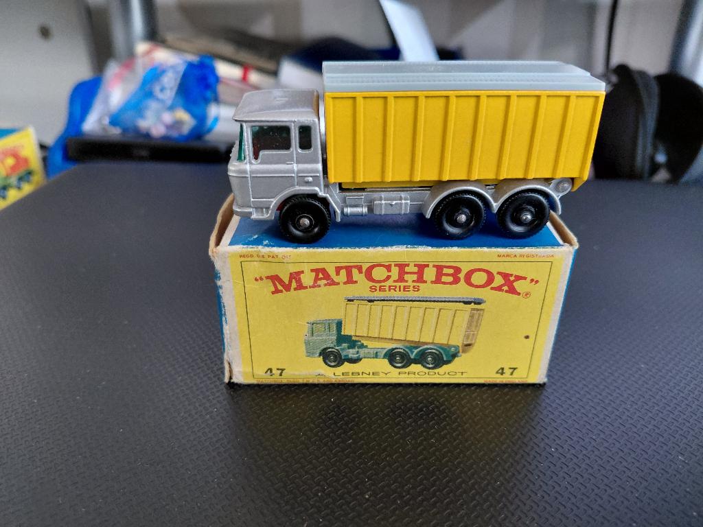 Matchbox 47c DAF Containerwagen met E-type Box, Hobby en Vrije tijd, Modelauto's | Overige schalen, Zo goed als nieuw, Bus of Vrachtwagen