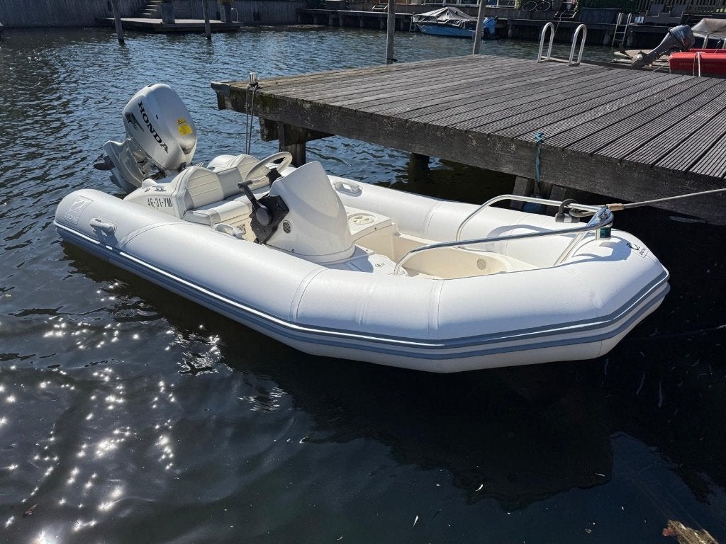 Zodiac yachtline rib 380, Watersport en Boten, Rubberboten, 40 pk, Afdekzeil, Ophalen, Polyester/glasvezel