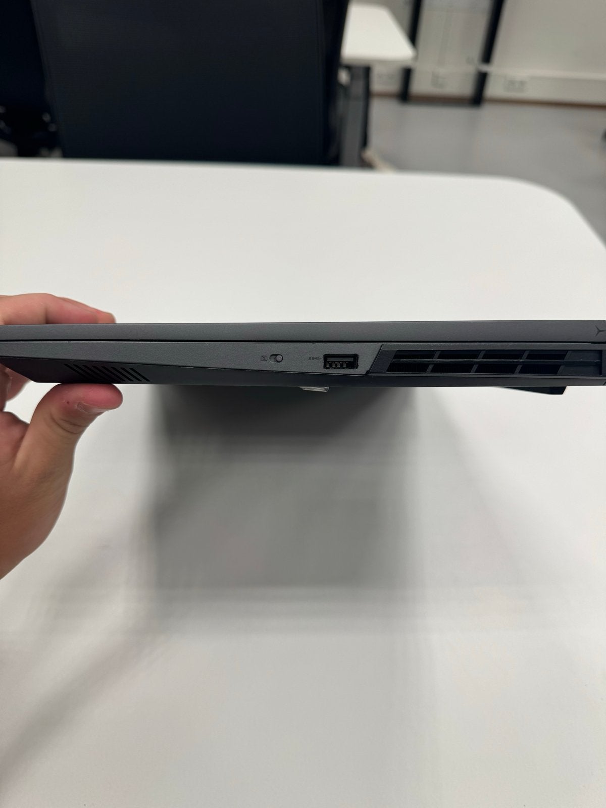 Foto 4 van Lenovo Legion 5 Pro 16ACH6H Gaming Laptop