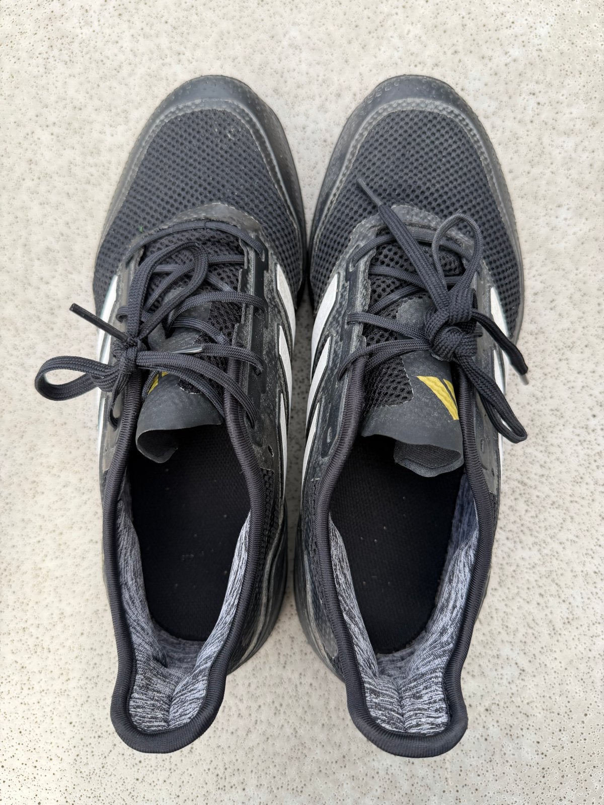 Adidas hockeyschoenen - Maat 41 1/2, Adidas, Overige typen, Ophalen of Verzenden, Zo goed als nieuw