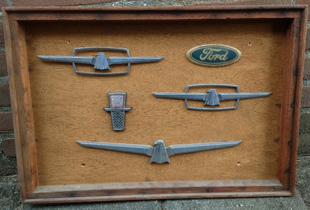 "Schilderij" met Ford Thunderbird 1956 insignias, Ophalen of Verzenden