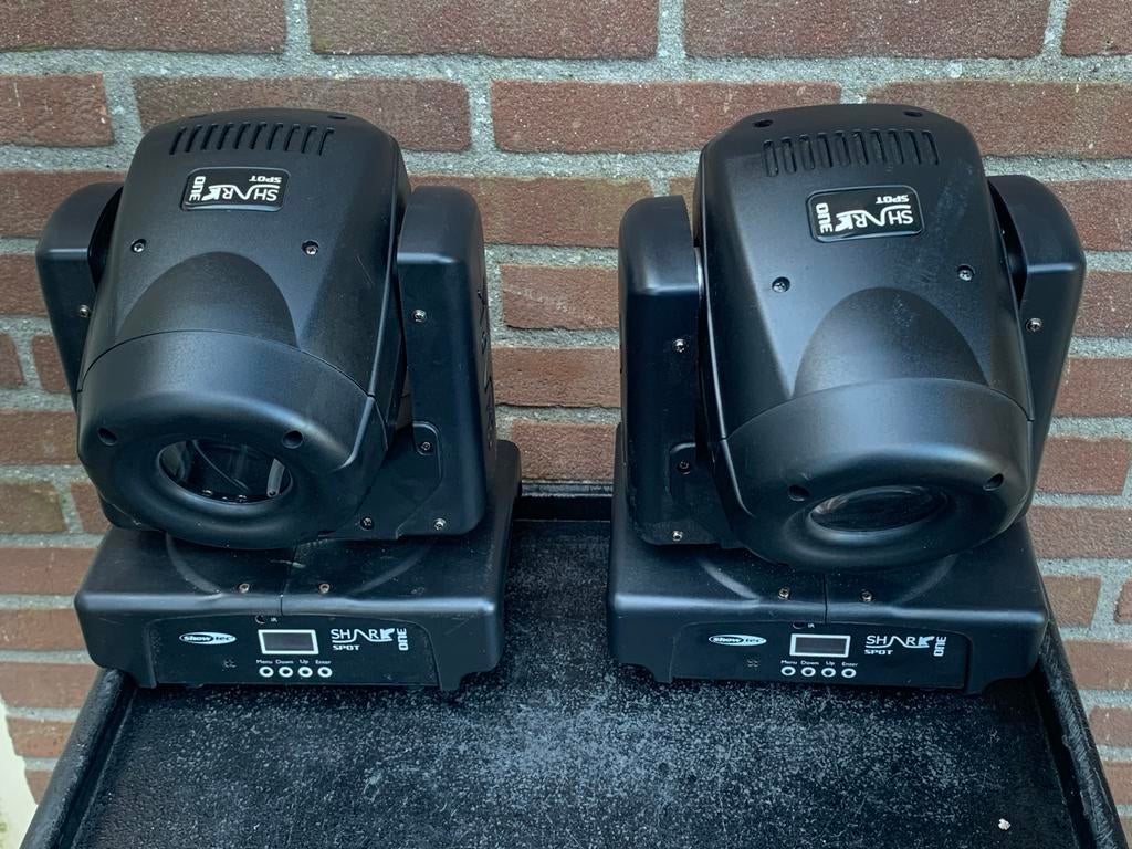 Showtec Shark One Spot LED Moving Heads (2 stuks), Muziek en Instrumenten, Licht en Laser, Ophalen, Gebruikt, Licht, Geluidgestuurd