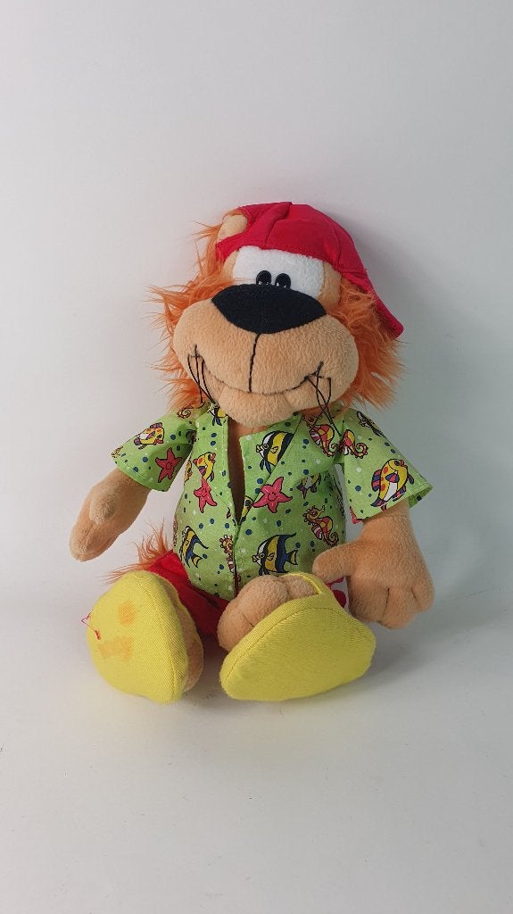 Loeki de Leeuw knuffel, surfoutfit slippers, groen. 7C14