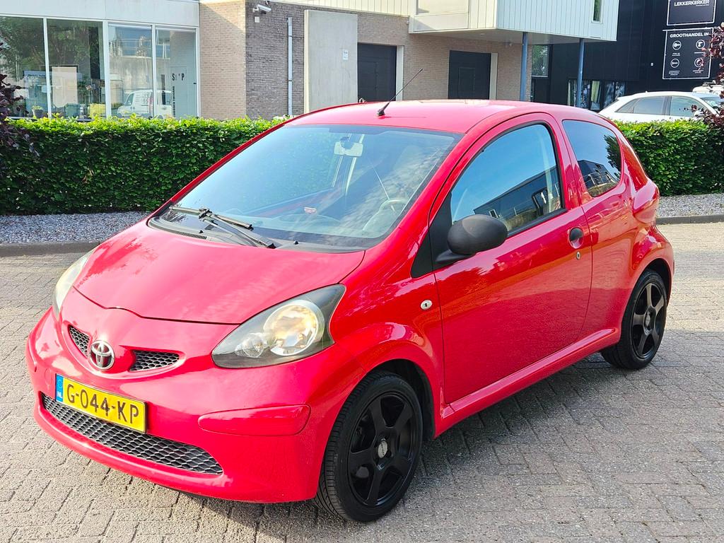 Toyota Aygo 1.0-12V Nieuwe apk 22-05-2027, Voorwielaandrijving, 4 stoelen, 68 pk, Bedrijf