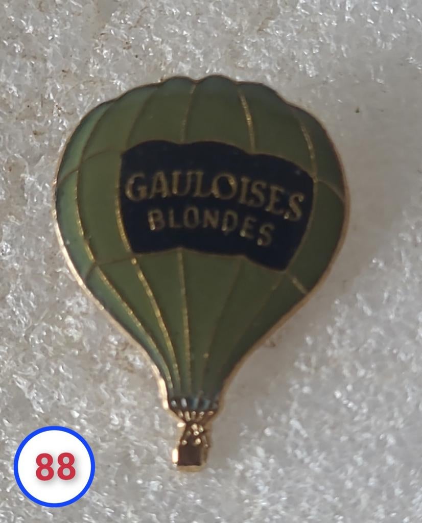 Gauloises Blondes luchtballon pin, Verzamelen, Verzenden