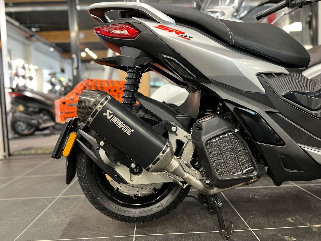Aprilia SR GT 200 Akrapovic, Niet ingevuld, Niet ingevuld, Nieuw, Ophalen of Verzenden