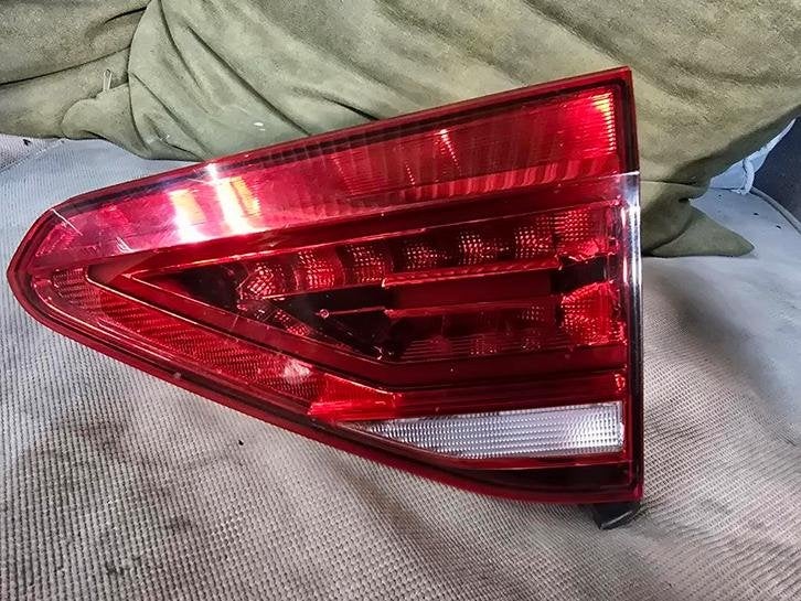 Achterlicht Led achterklep rechts VW Touran 5TA bj 2015+, Gebruikt, Volkswagen, Wolfsburg, Ophalen of Verzenden