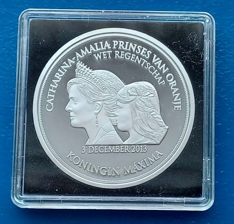 Penning Koningin Máxima & Prinses Amalia - Ons Vorstenhuis, Ophalen of Verzenden, Overige materialen, Nederland