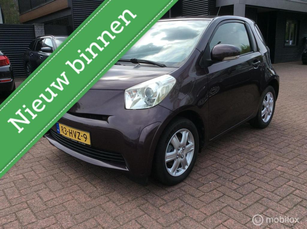 Toyota iQ 1.0 VVTi Comfort Airco word niet koud lm vlg Nap 4, Auto's, Toyota, Gebruikt, Overige kleuren, 4 stoelen, Leder en Stof