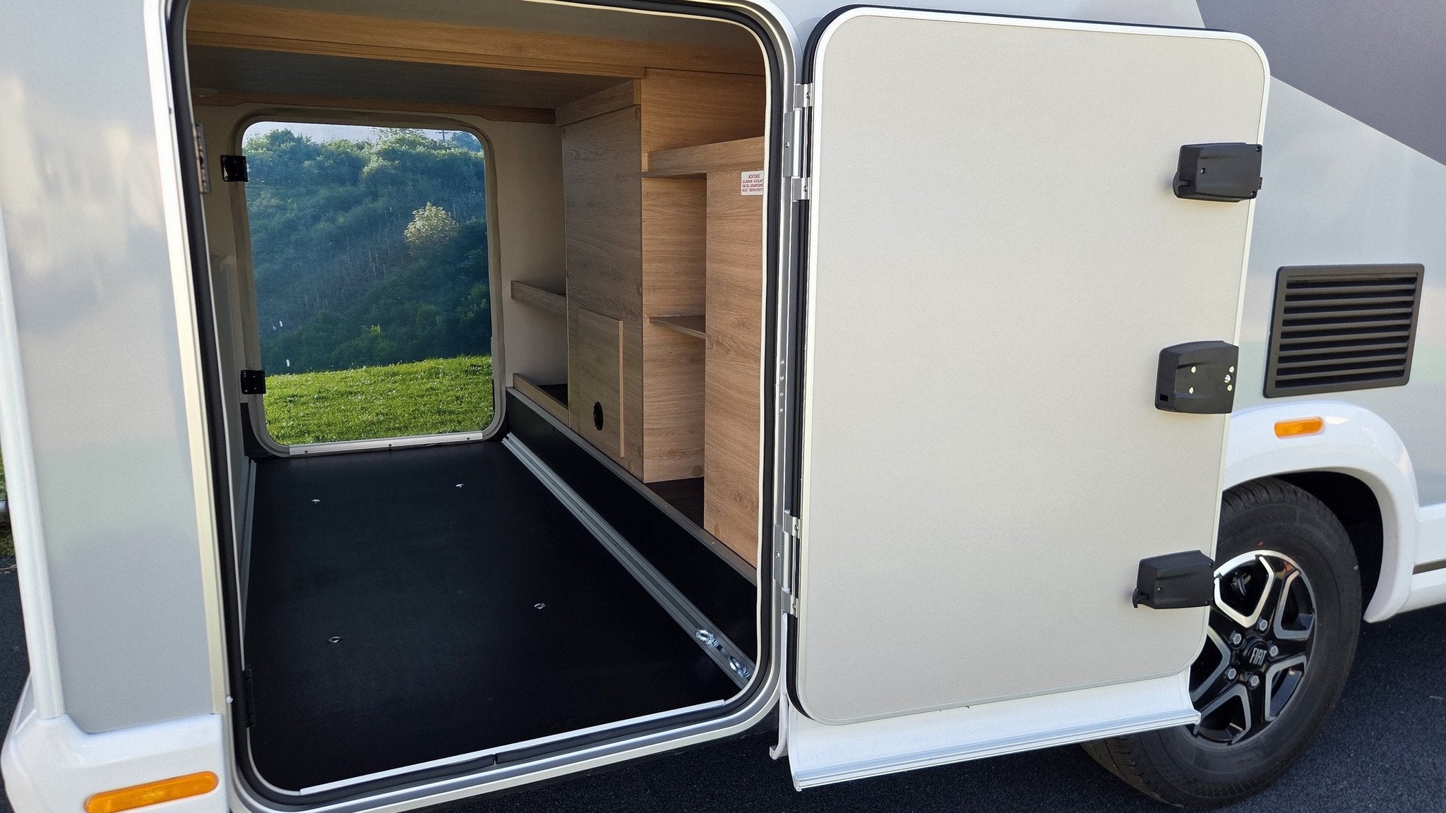 Caravans And Camping Knaus