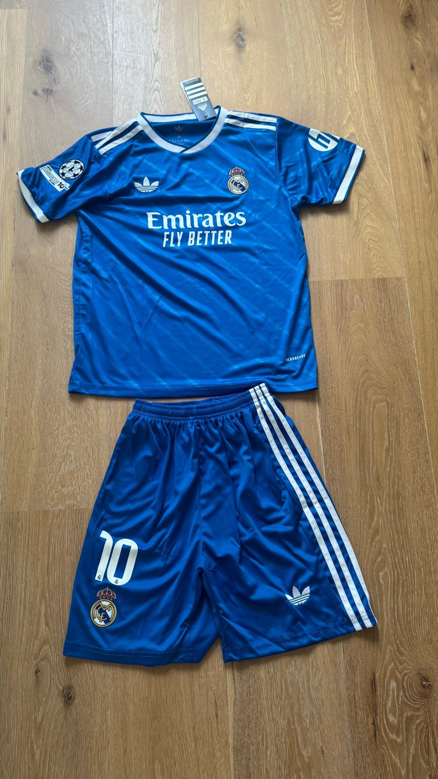 Real Madrid derde tenue Mbappe maat 164 met champions league, Sport en Fitness, Maat XS of kleiner, Ophalen of Verzenden, Nieuw