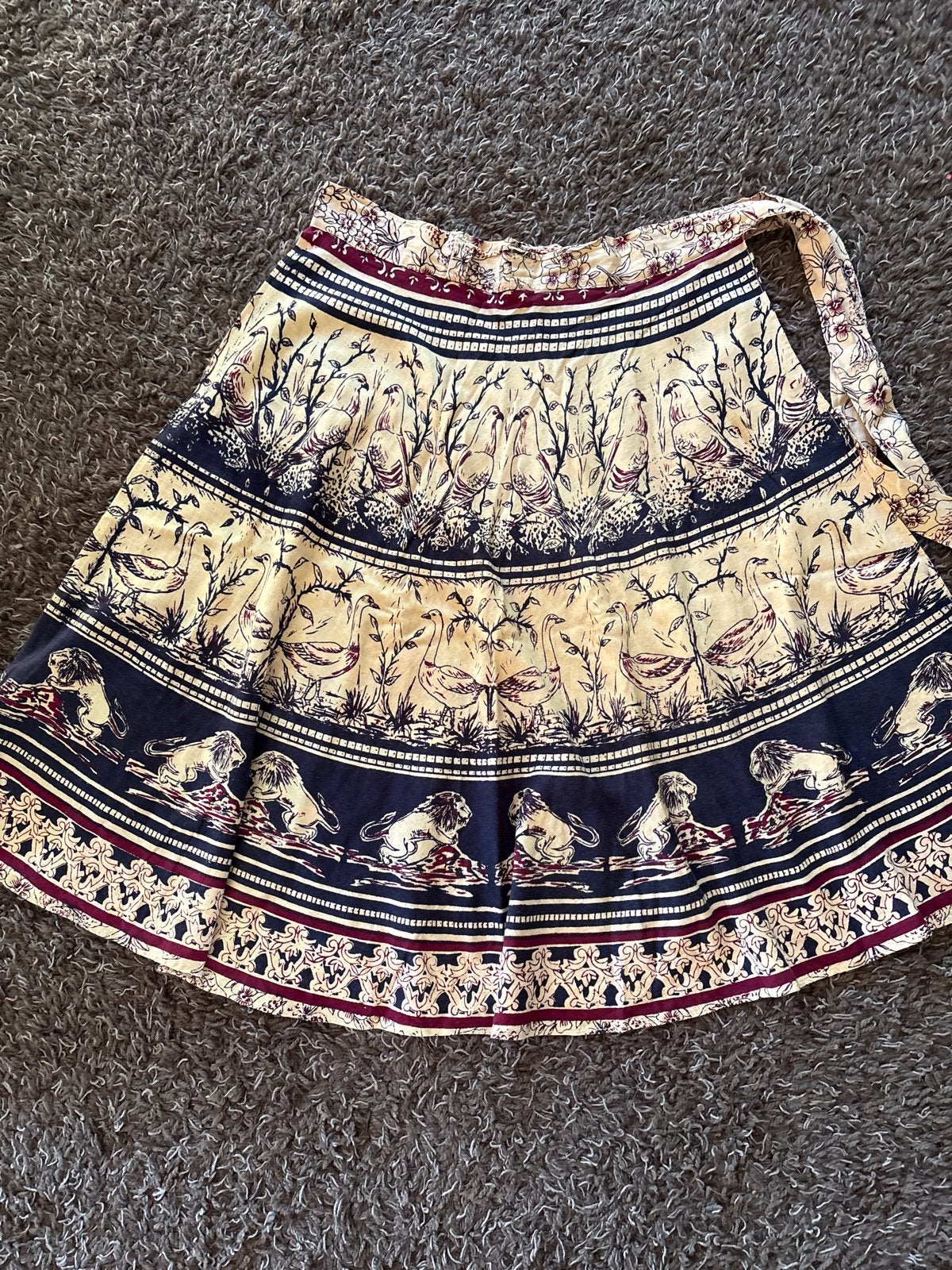 Batik wikkelrok met dierenprint - Maat S, Kleding | Dames, Ophalen, Beige, Zo goed als nieuw, Maat 36 (S)