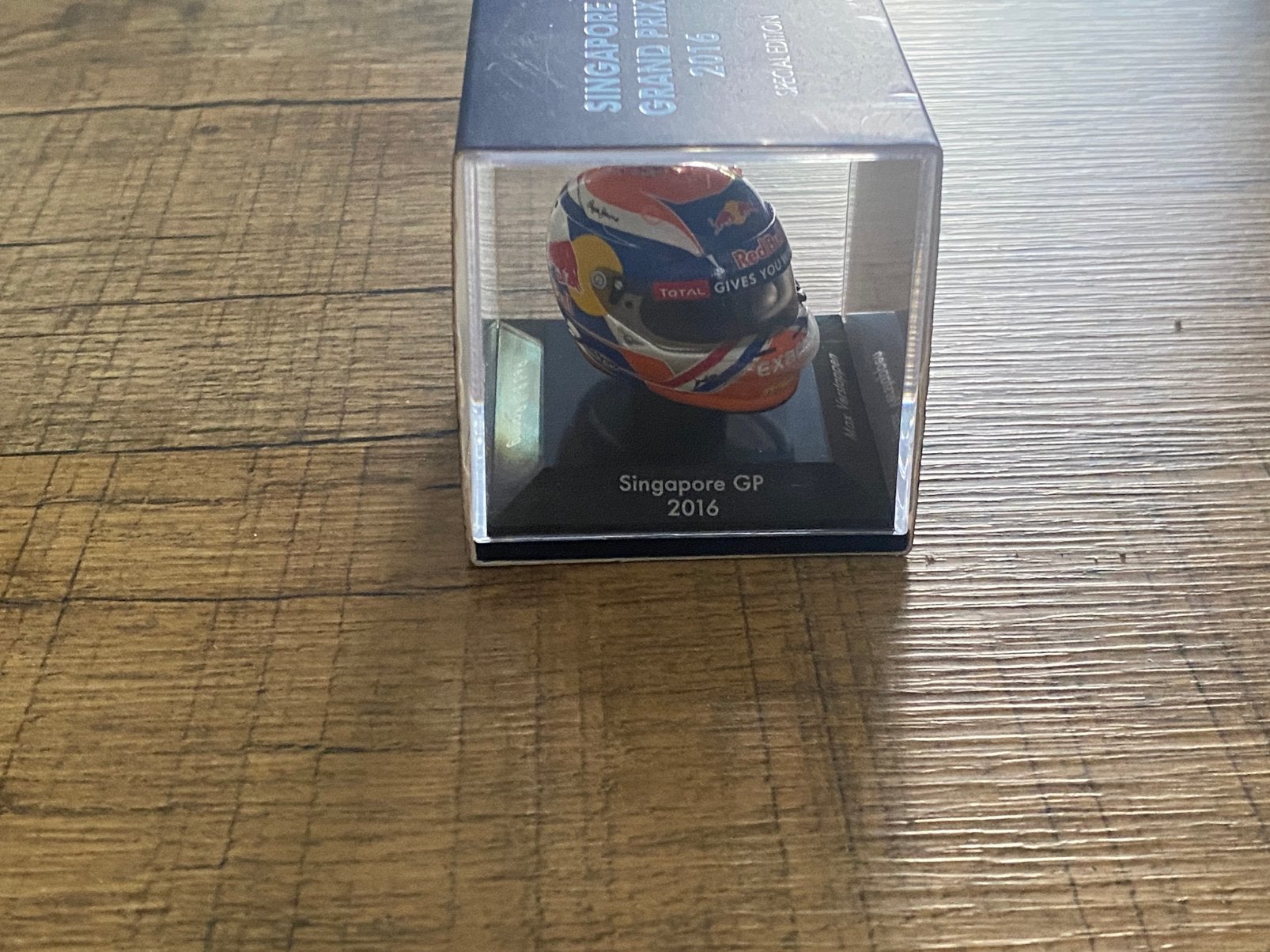 Max Verstappen helmet Singapore GP 2016 1:8, Ophalen of Verzenden, Zo goed als nieuw