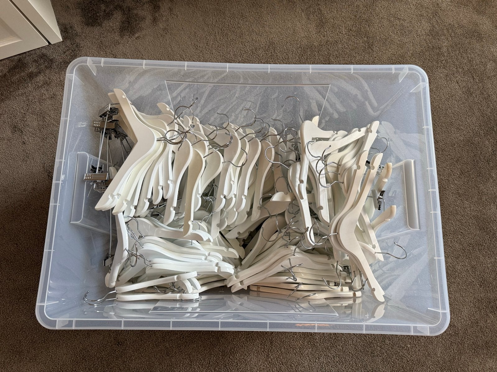 Grote partij witte kledinghangers (met en zonder knijpers), Ophalen, Gebruikt, Hout, Wit