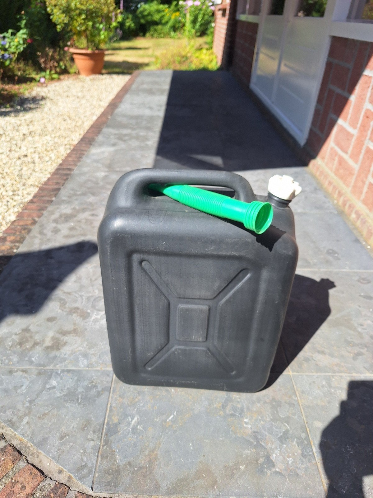 Jerrycan 20 liter met schenktuit, Auto diversen, Overige Auto diversen, Ophalen of Verzenden