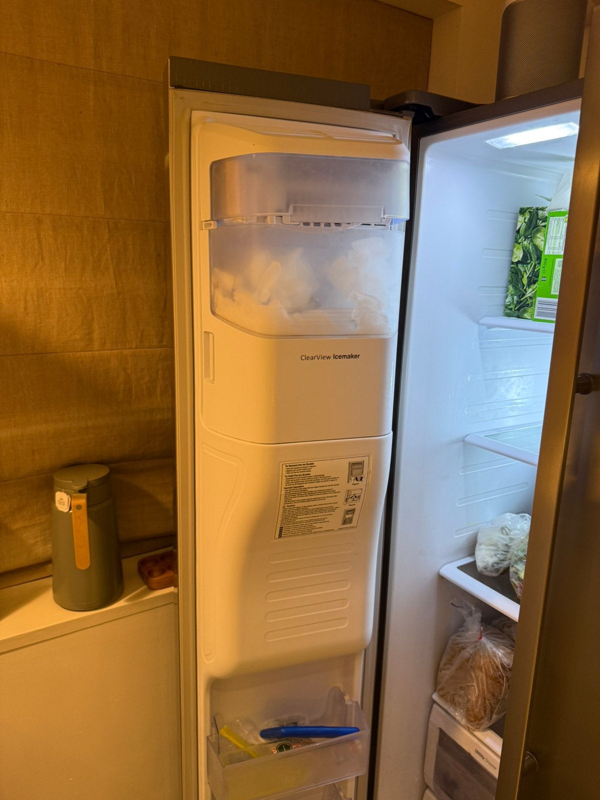 Foto 7 van Samsung americaanse koelkast met water en ijsdispencer